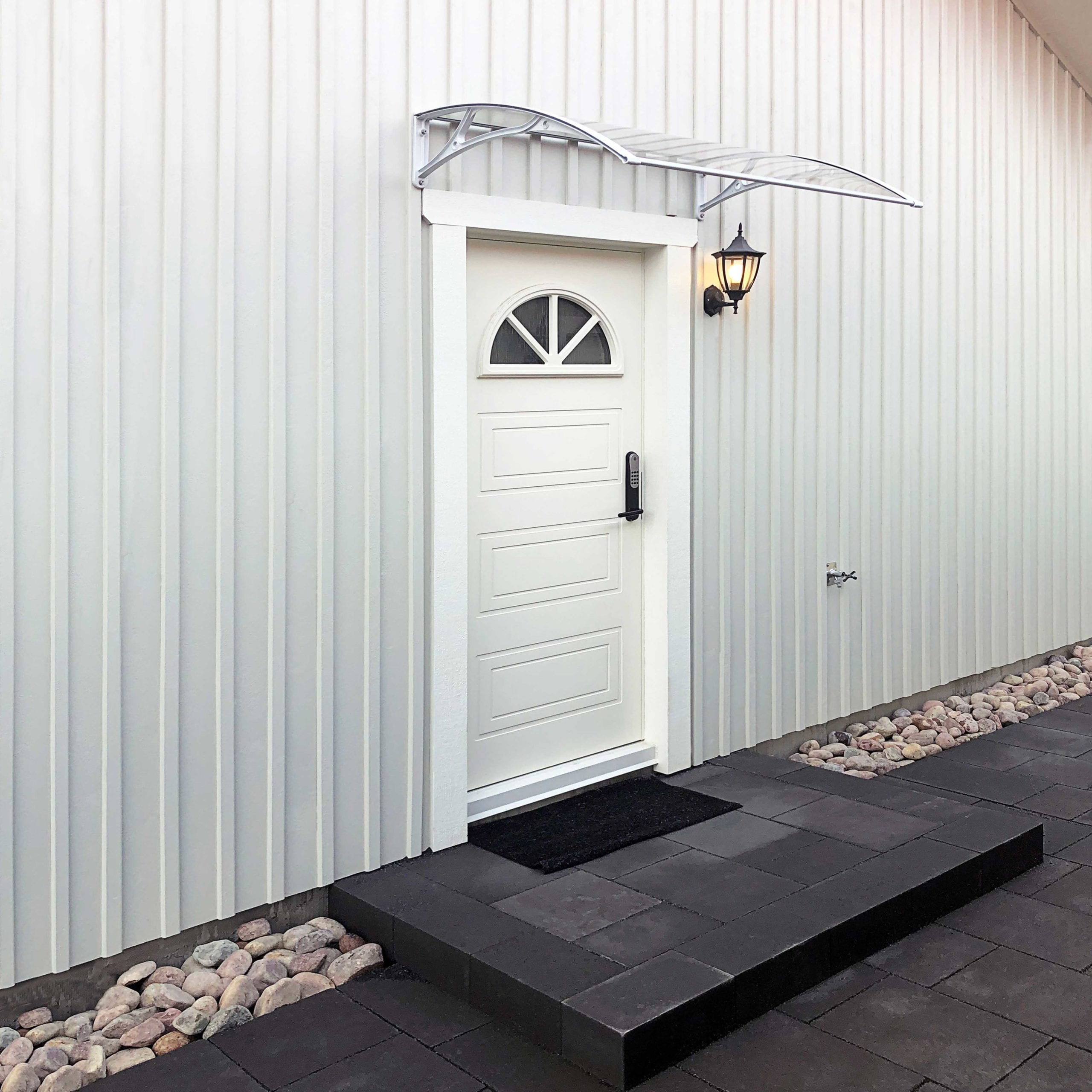 entretak stil ett regnskydd levererat av halle system